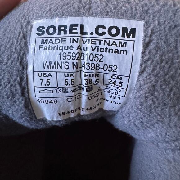 NWT Sorel Women's Kinetic Rngd Caribou Boot in "Quarry, Sea Salt" Gray Size 7.5 - Picture 11 of 15